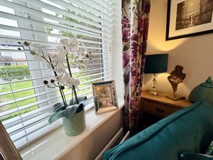 Lounge- click for photo gallery